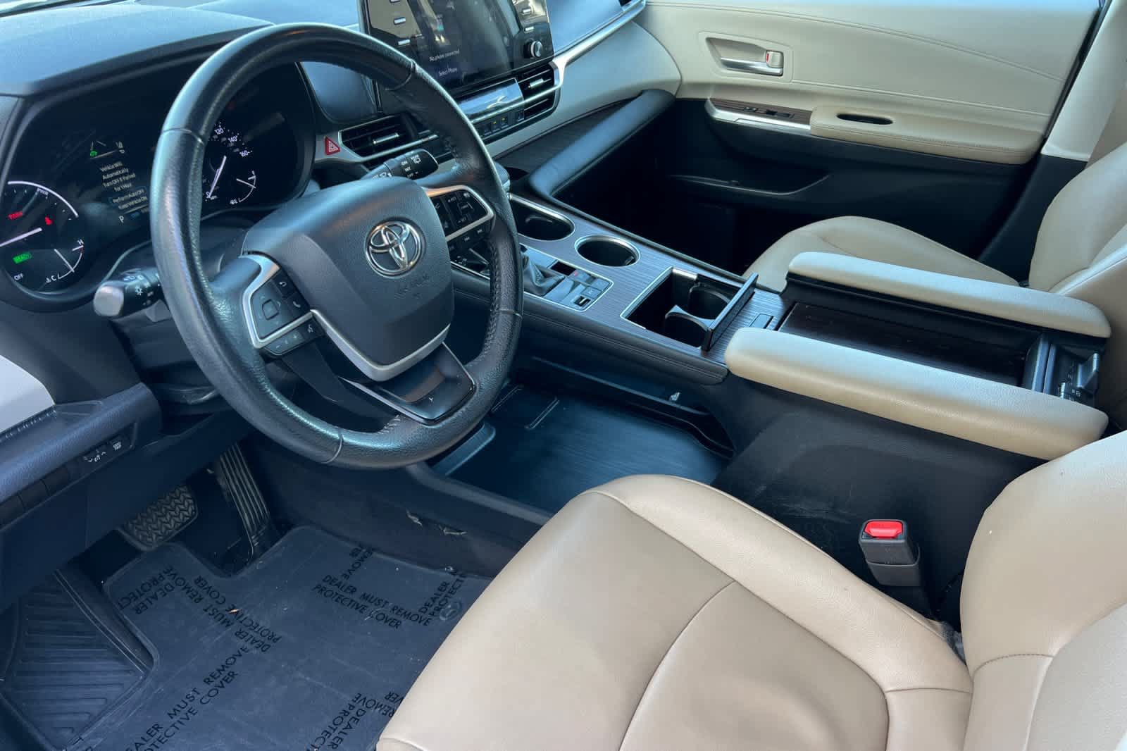 Certified 2022 Toyota Sienna XLE FWD image 11