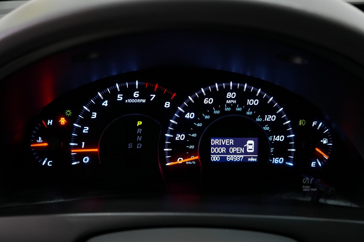 Used 2011 Toyota Camry XLE w/ SE/XLE Extra-Value Pkg FWD image 25