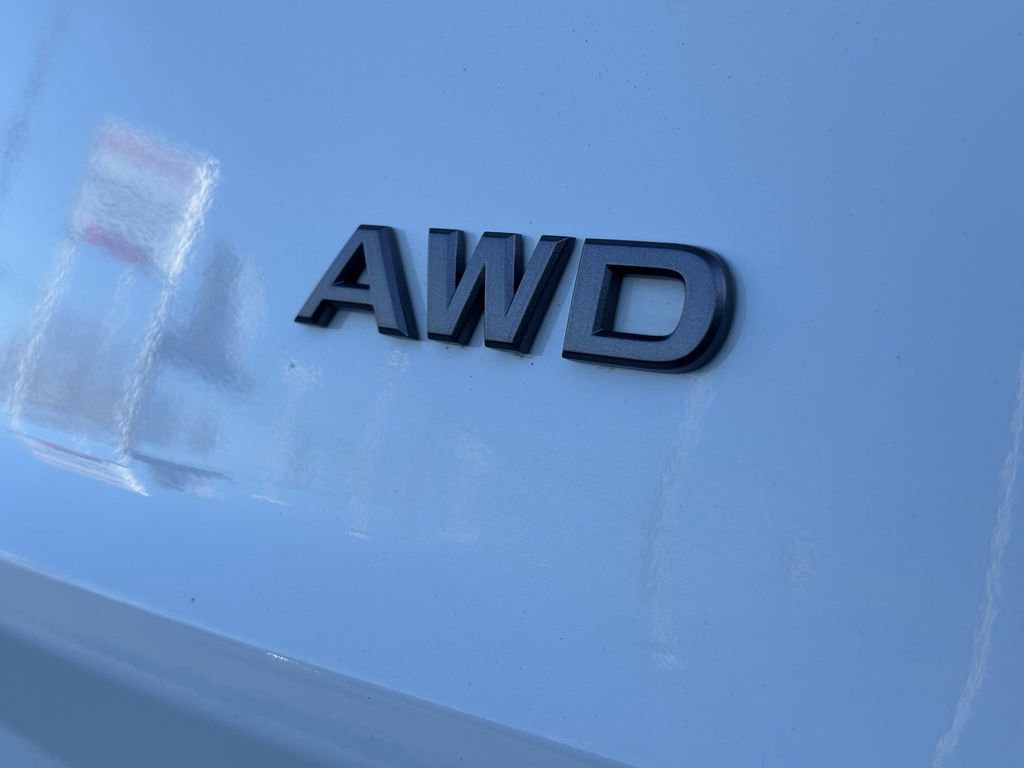 Used 2024 Nissan Rogue S image 12