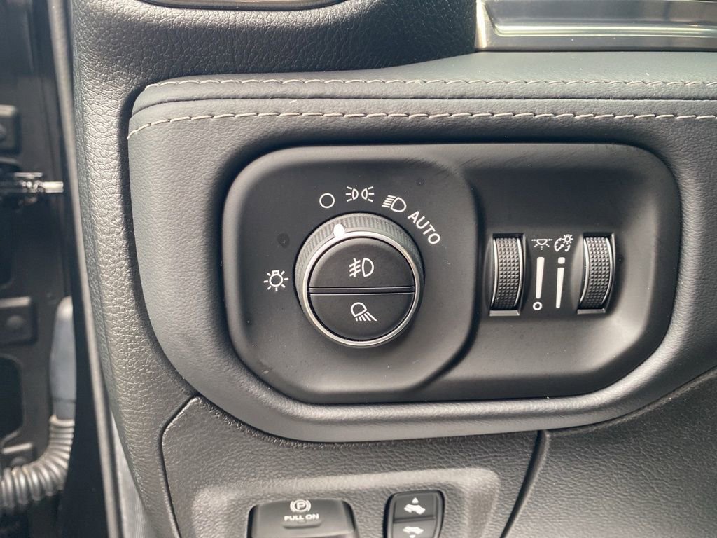 Used 2021 RAM 1500 Limited AWD/4WD image 13