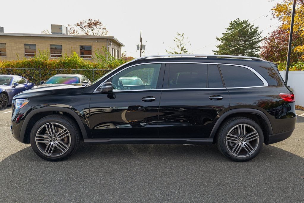 Used 2025 Mercedes-Benz GLS 450 4MATIC image 4