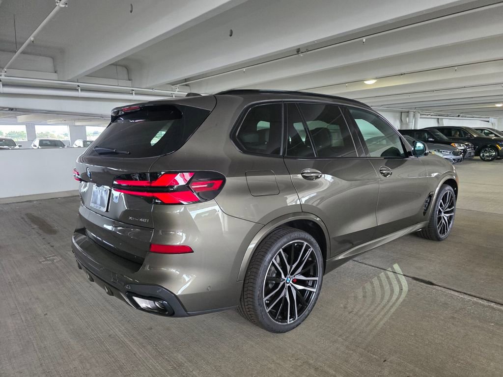 New 2026 BMW X5 xDrive40i w/ M Sport Package AWD/4WD image 4