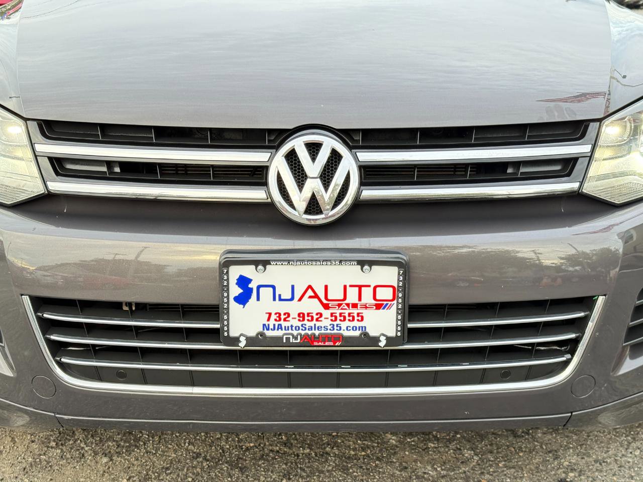 Used 2012 Volkswagen Touareg VR6 image 97