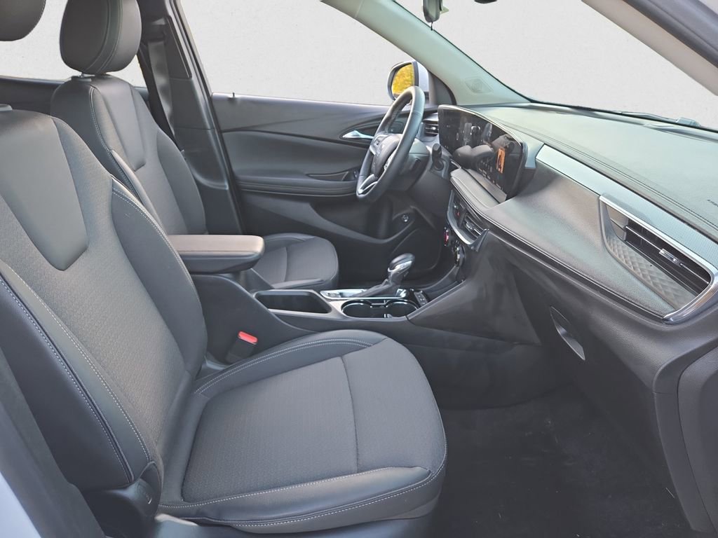 Used 2024 Buick Encore GX Preferred w/ Comfort Package image 17