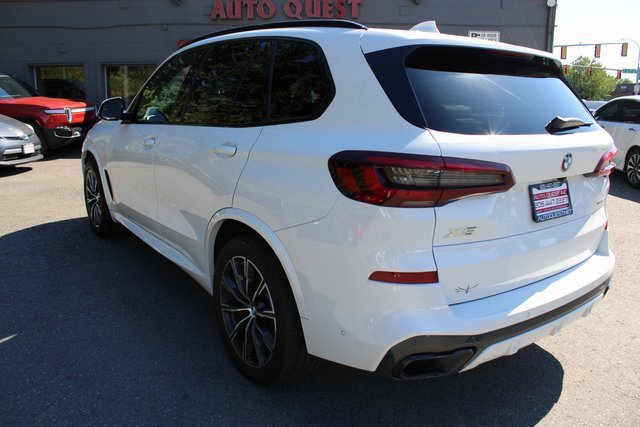 Used 2022 BMW X5 xDrive40i w/ M Sport Package image 6
