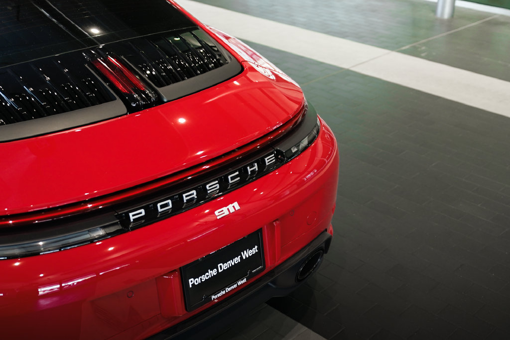 Used 2025 Porsche 911 Carrera RWD image 12