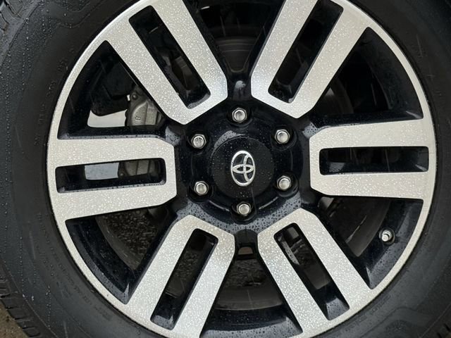 Used 2018 Toyota 4Runner Limited AWD/4WD image 10