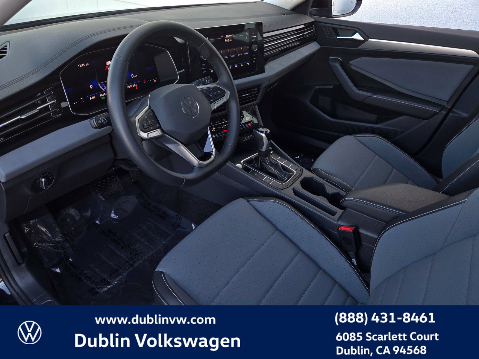 Certified 2025 Volkswagen Jetta SE FWD image 9