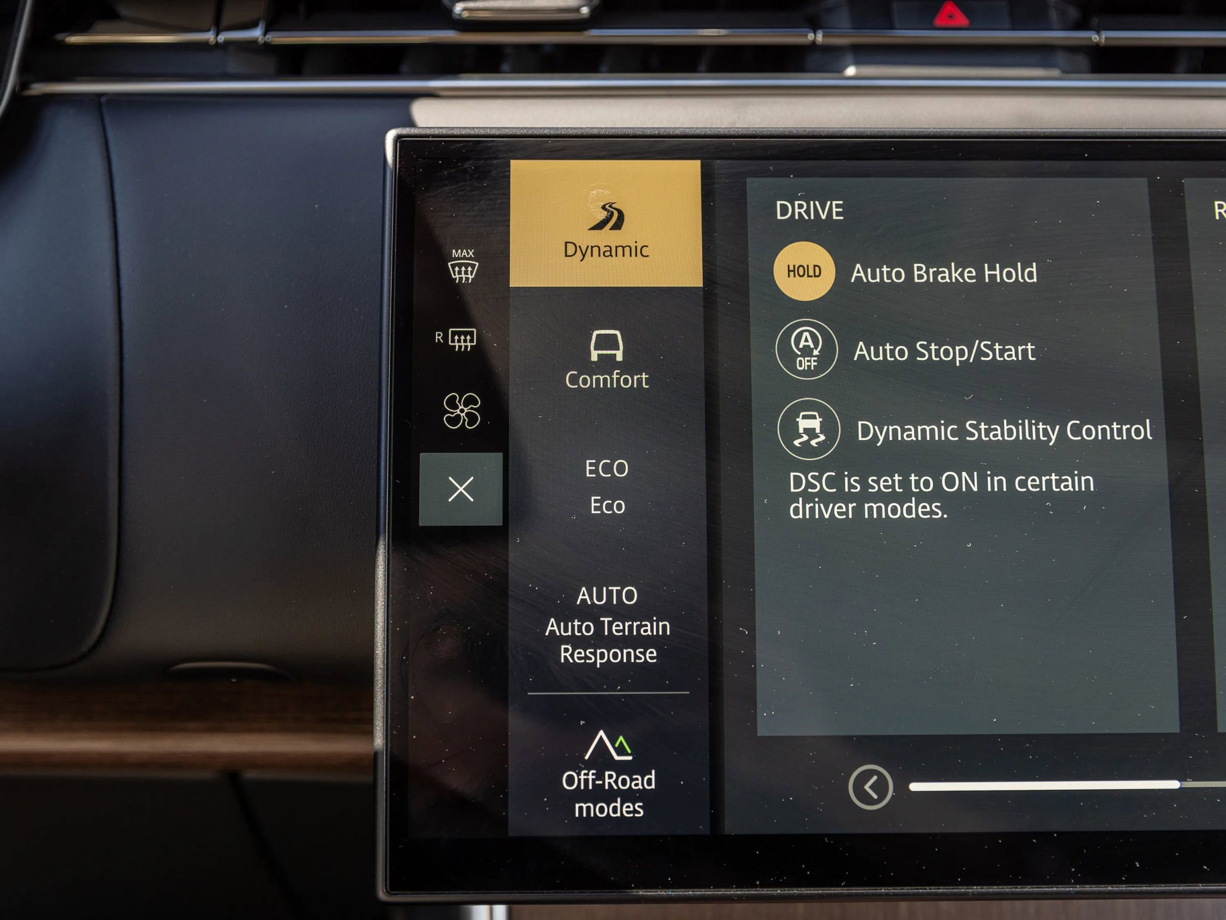 Used 2025 Land Rover Range Rover Long Wheelbase SE image 18