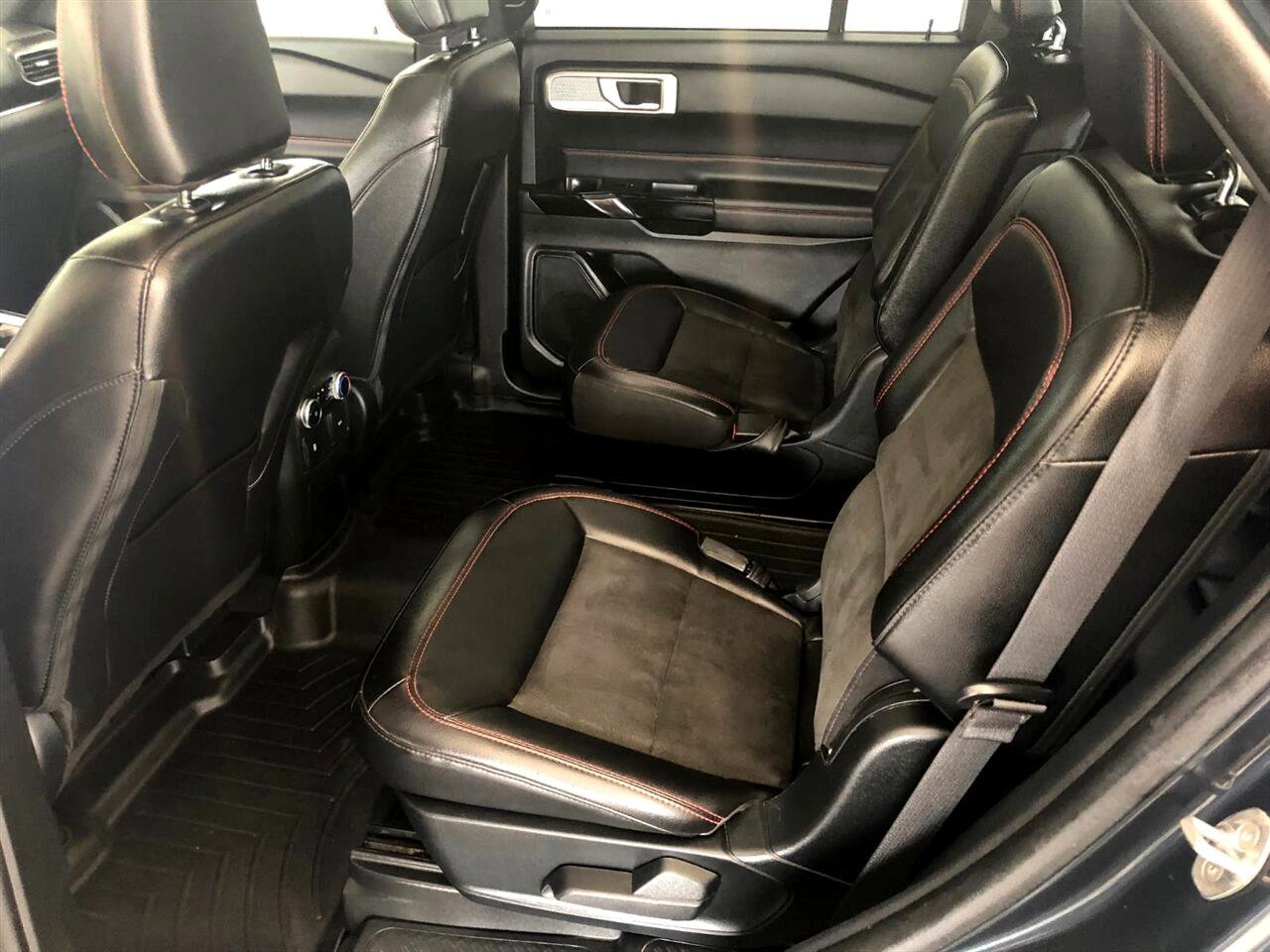 Used 2023 Ford Explorer ST-Line w/ Class IV Trailer Tow Package image 10