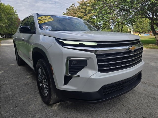 Used 2025 Chevrolet Traverse LT image 10