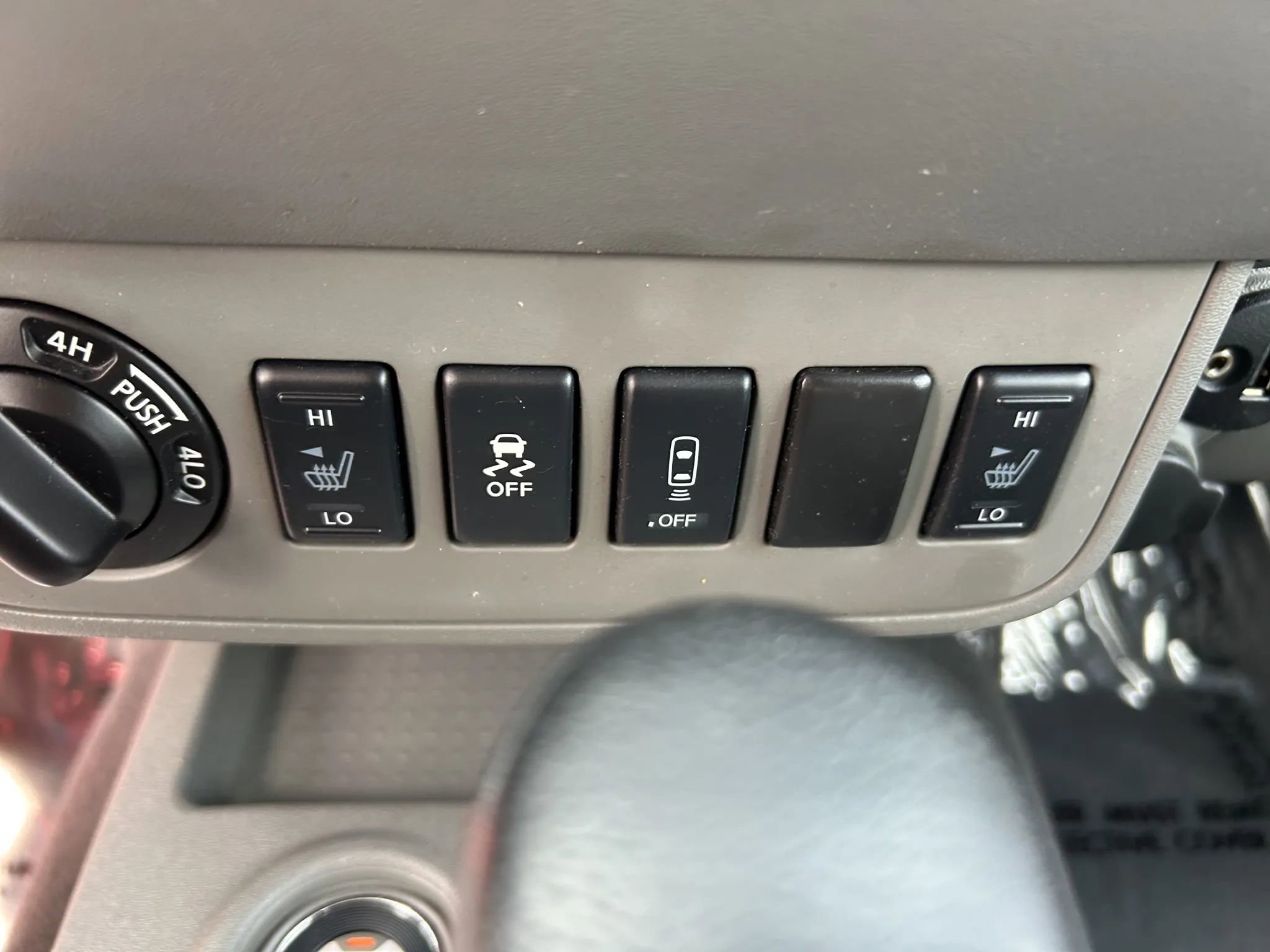 Used 2021 Nissan Frontier SV w/ Midnight Edition Floor Mats image 22