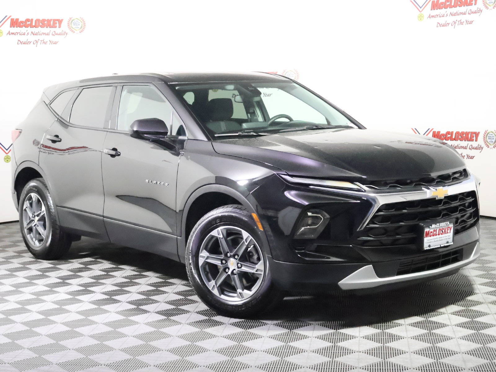 Used 2026 Chevrolet Blazer LT FWD image 2