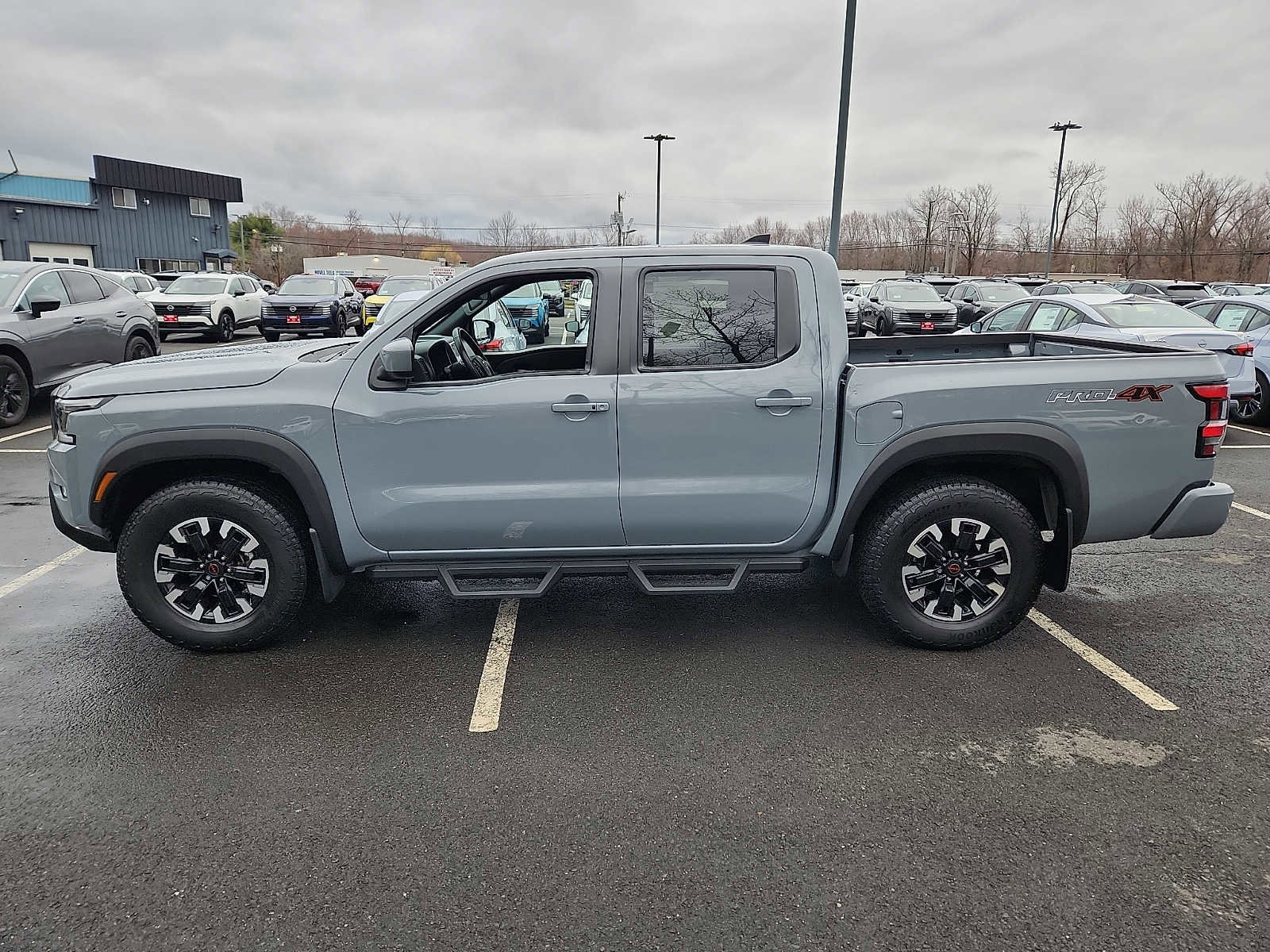 Used 2023 Nissan Frontier PRO-4X w/ Technology Package AWD/4WD image 7