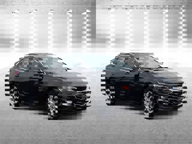 Used 2024 Chevrolet Malibu LT image 2