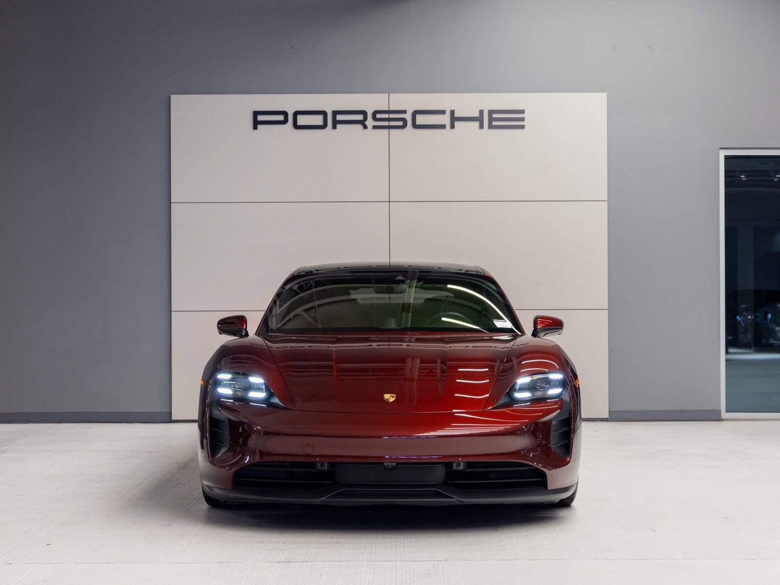 Certified 2022 Porsche Taycan GTS image 10