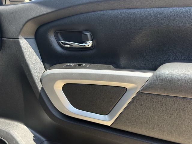 Used 2024 Nissan Titan SV w/ SV Convenience Package RWD image 27