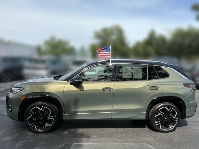 Certified 2025 Volkswagen Tiguan SEL R-Line AWD/4WD image 4