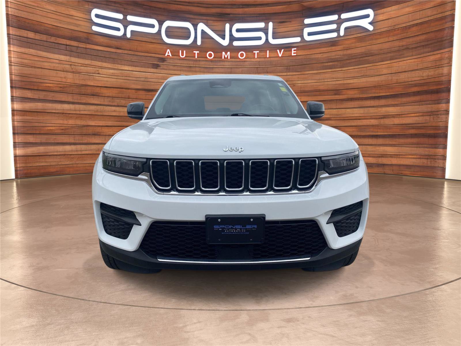 Used 2022 Jeep Grand Cherokee Laredo w/ Luxury Tech Group I image 10