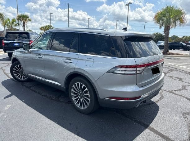 Certified 2023 Lincoln Aviator 2WD w/ Premium Package image 8