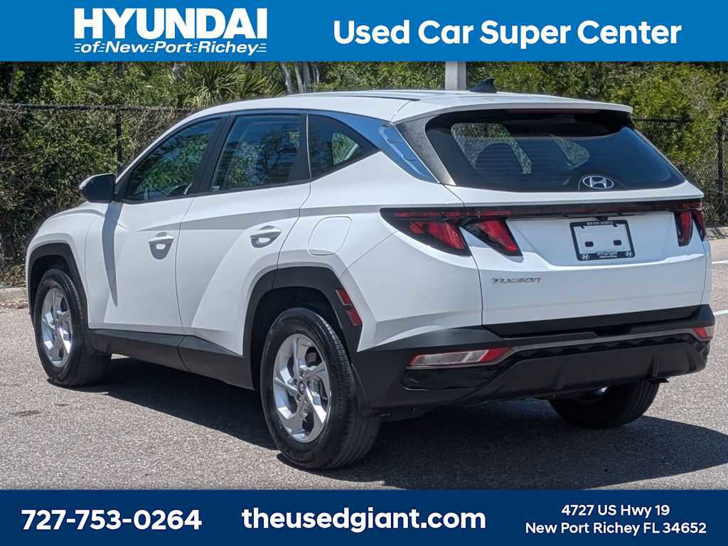 Used 2023 Hyundai Tucson SE FWD image 3