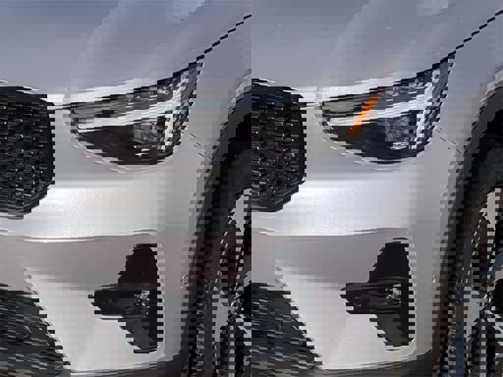 New 2026 Volvo XC40 B5 Plus w/ Protection Package Premier image 10