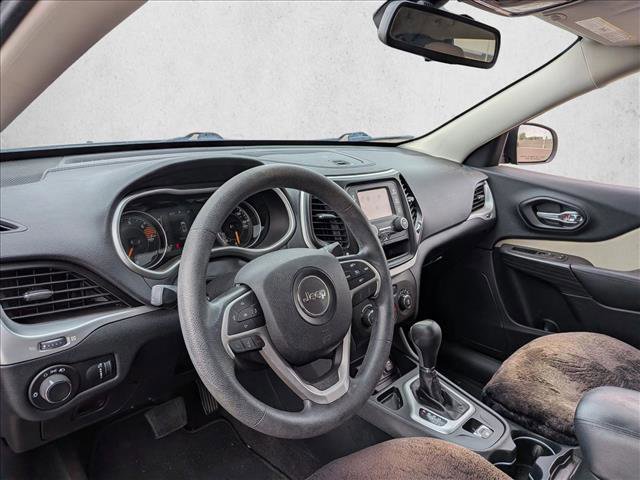 Used 2016 Jeep Cherokee Sport FWD image 8