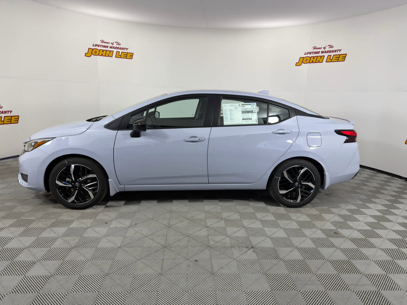 New 2025 Nissan Versa SR w/ Trunk Package image 2