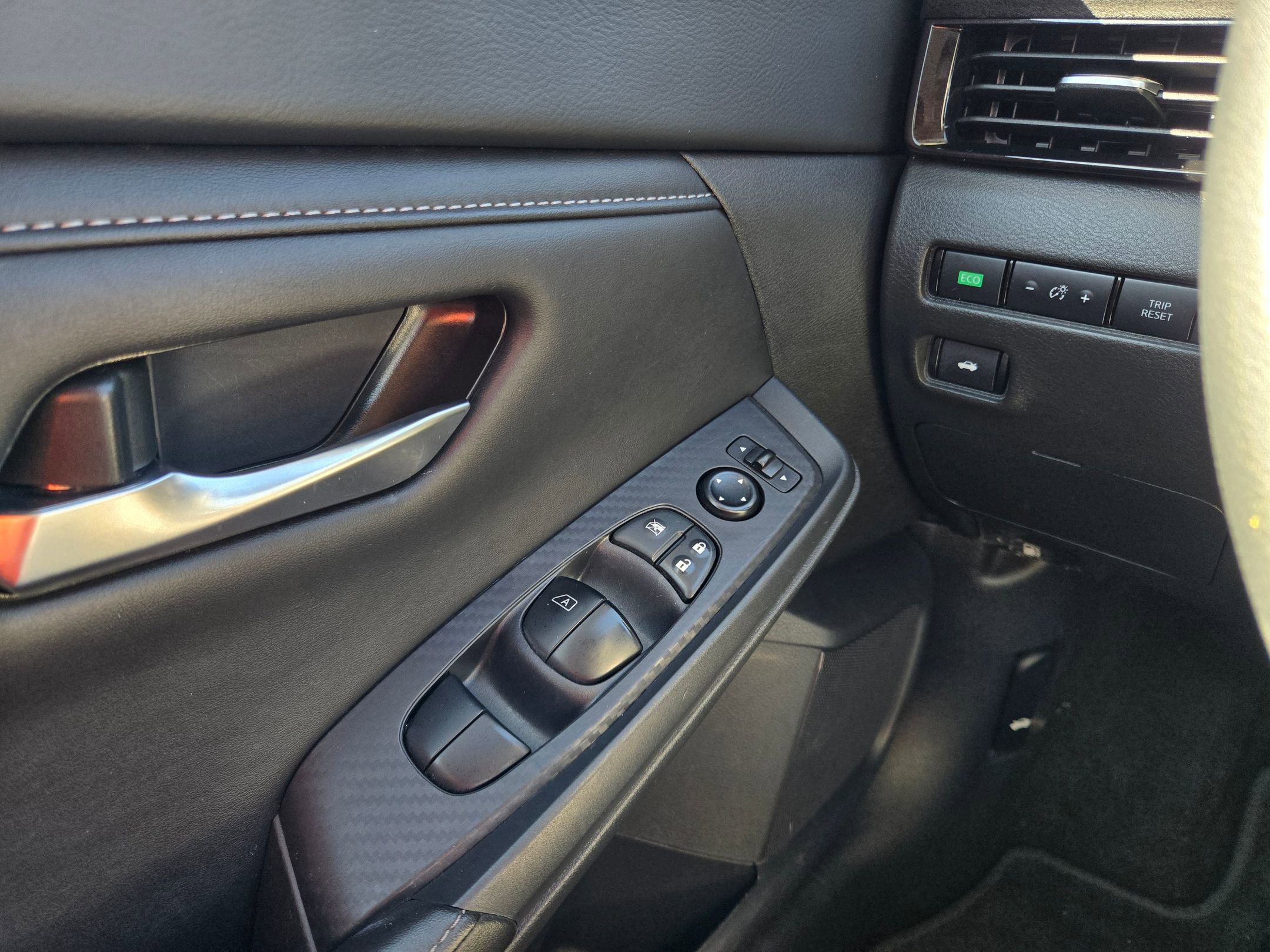 Used 2024 Nissan Sentra SV image 21