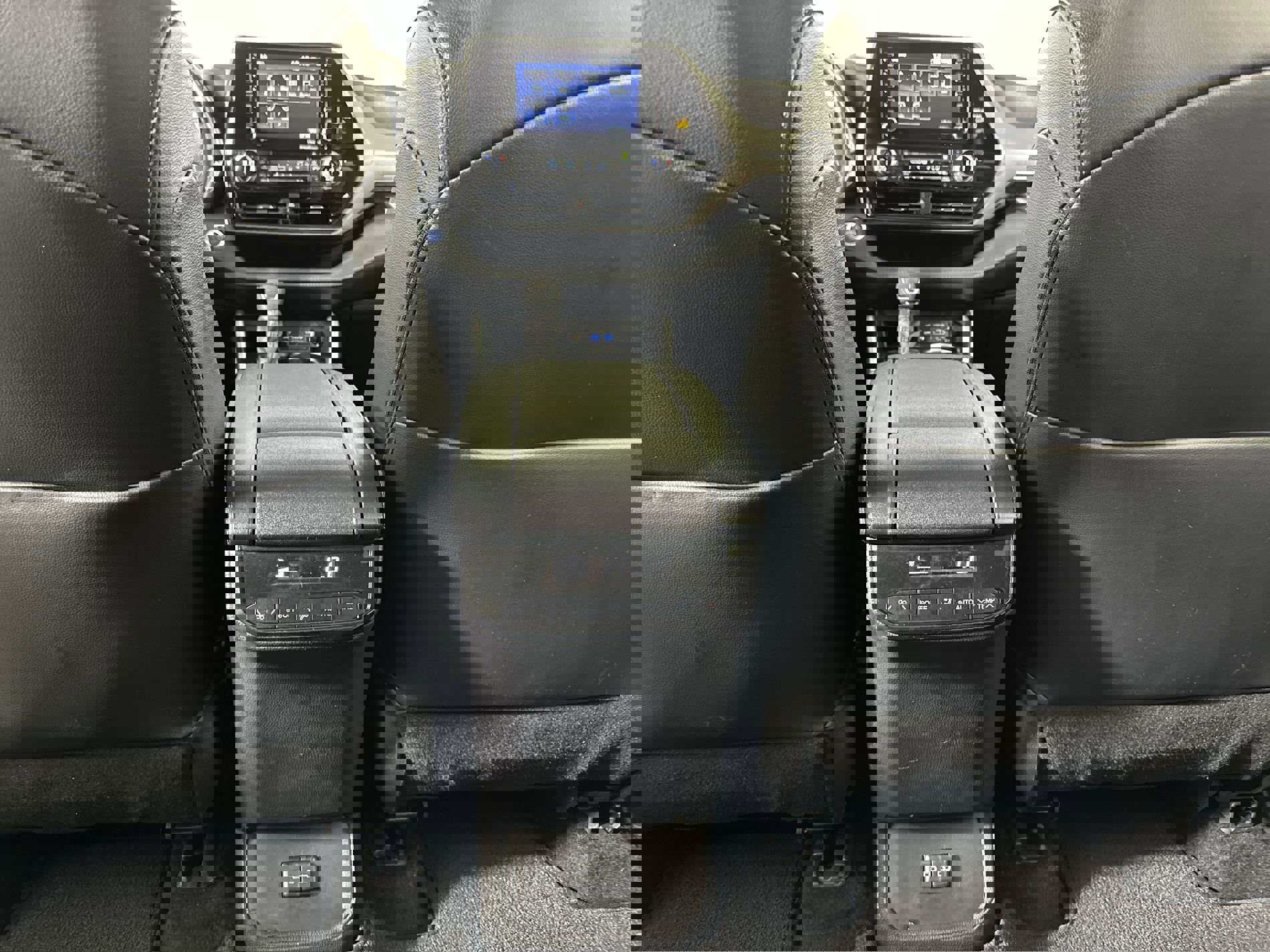 Used 2022 Toyota Highlander XLE image 58