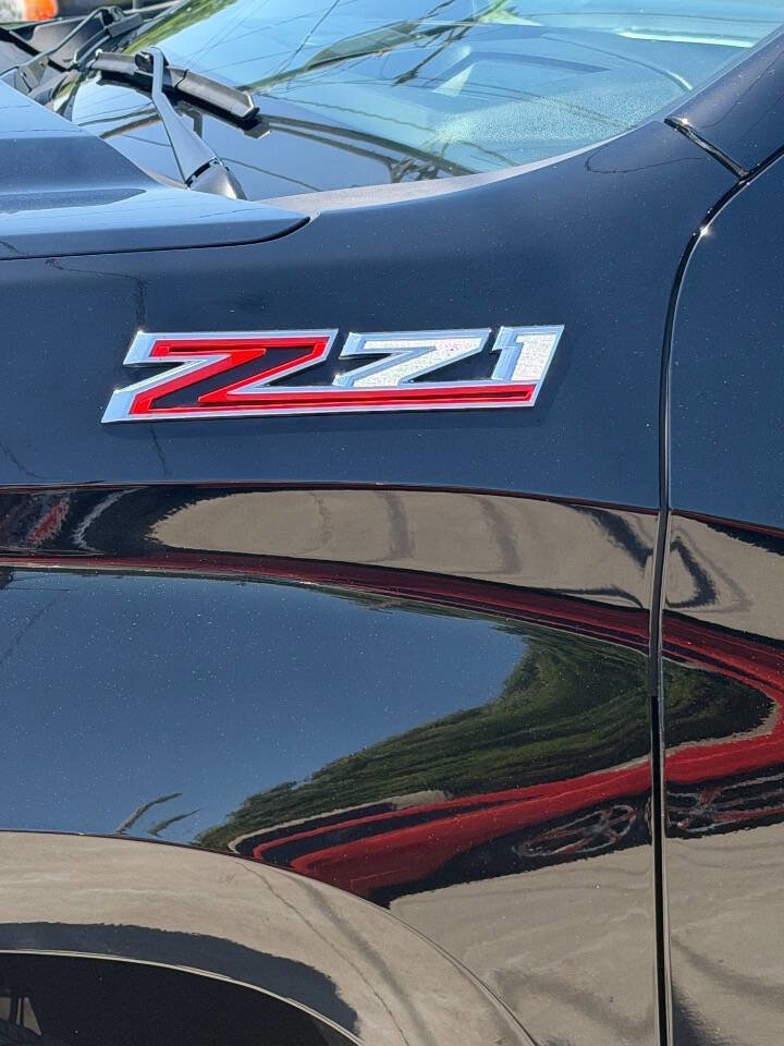 Used 2019 Chevrolet Silverado 1500 LTZ w/ LTZ Premium Package AWD/4WD image 10