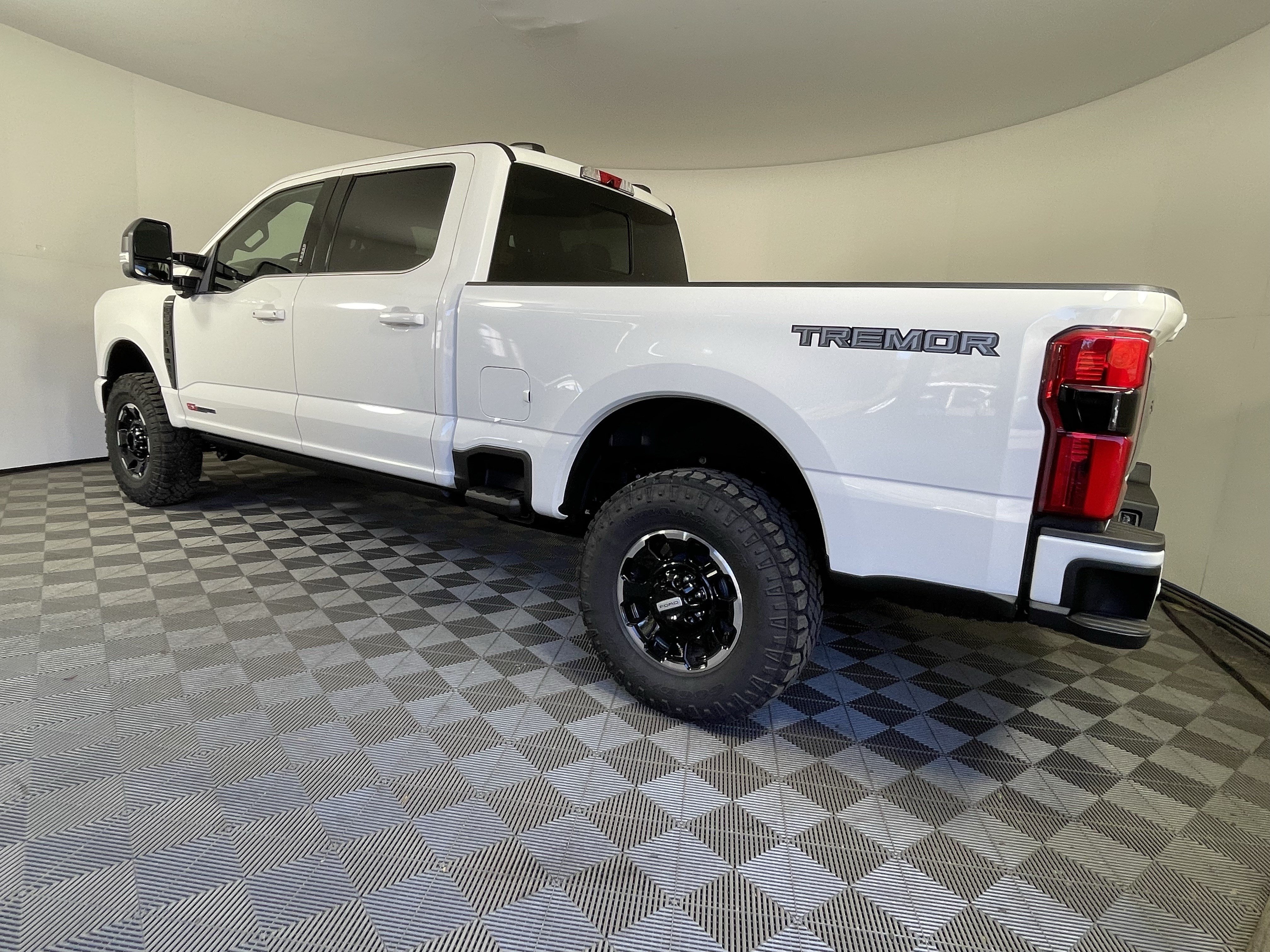 New 2027 Ford F350 Platinum w/ Tremor Off-Road Package AWD/4WD image 3