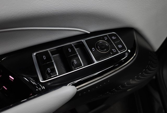 Used 2024 Cadillac Lyriq Luxury RWD image 33