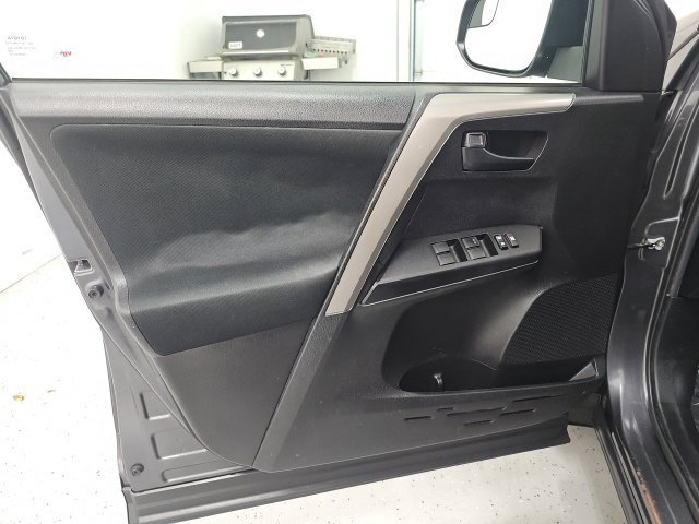 Used 2018 Toyota RAV4 LE w/ All Weather Liner Package AWD/4WD image 12