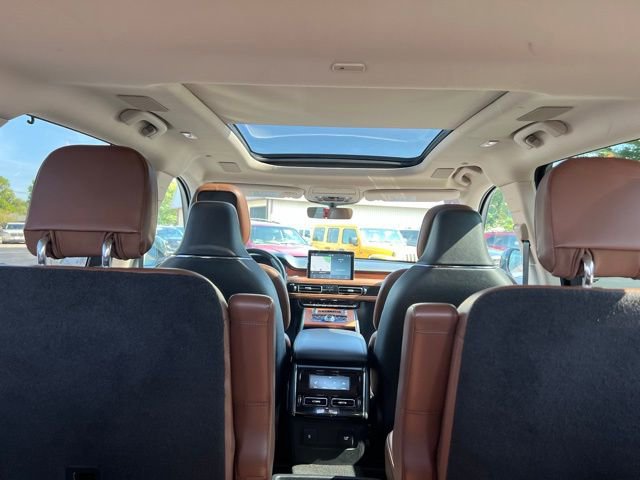 Used 2020 Lincoln Aviator Reserve w/ Equipment Group 201A image 6