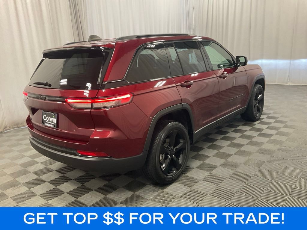 Used 2024 Jeep Grand Cherokee Altitude AWD/4WD image 3
