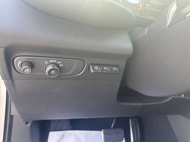 Certified 2023 Buick Envision Essence w/ Technology Package I AWD/4WD image 18