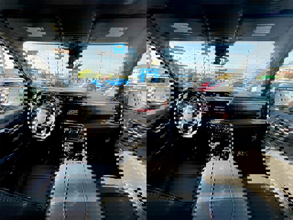 New 2025 GMC Sierra 1500 Denali w/ Technology Package image 18