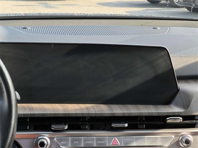 Used 2024 Kia Telluride EX w/ EX Captain's Chair Package image 3