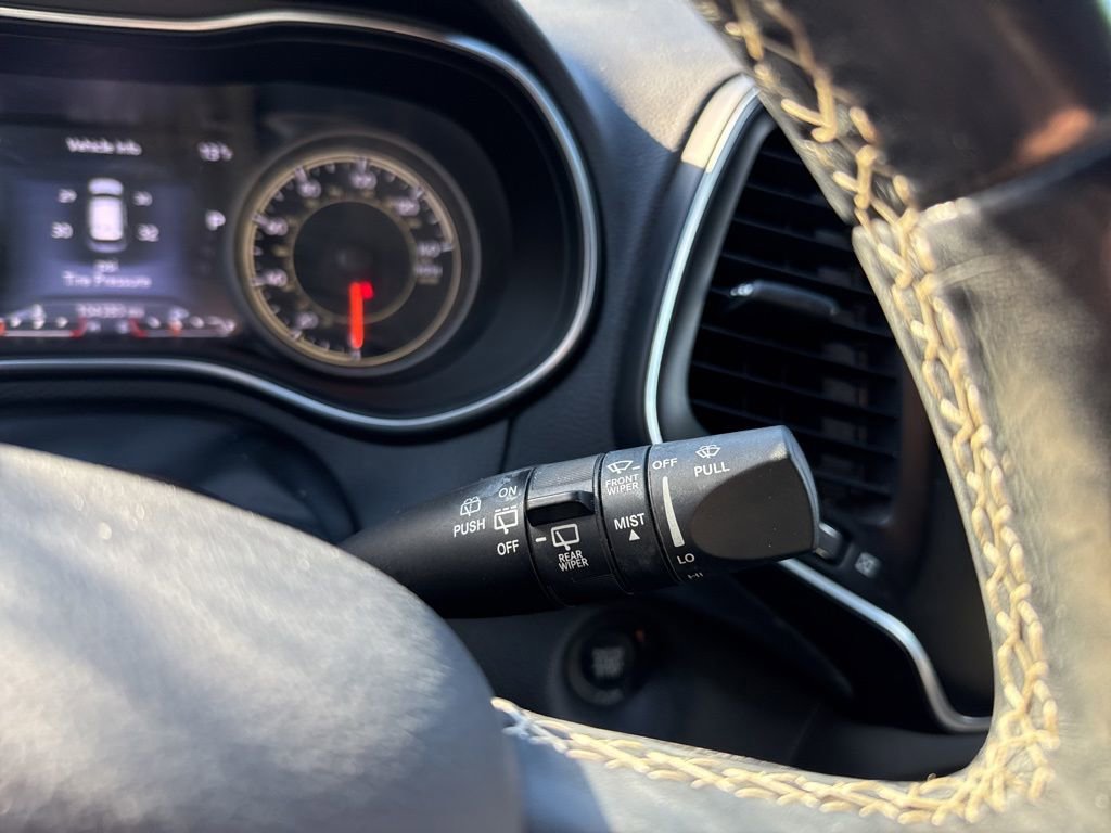 Used 2021 Jeep Cherokee Latitude Lux 80th Anniv w/ Quick Order Package 26U 80TH image 19