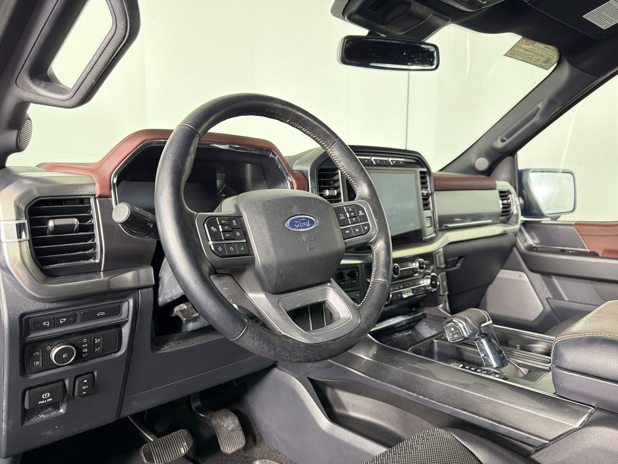 Used 2022 Ford F150 Lariat image 3