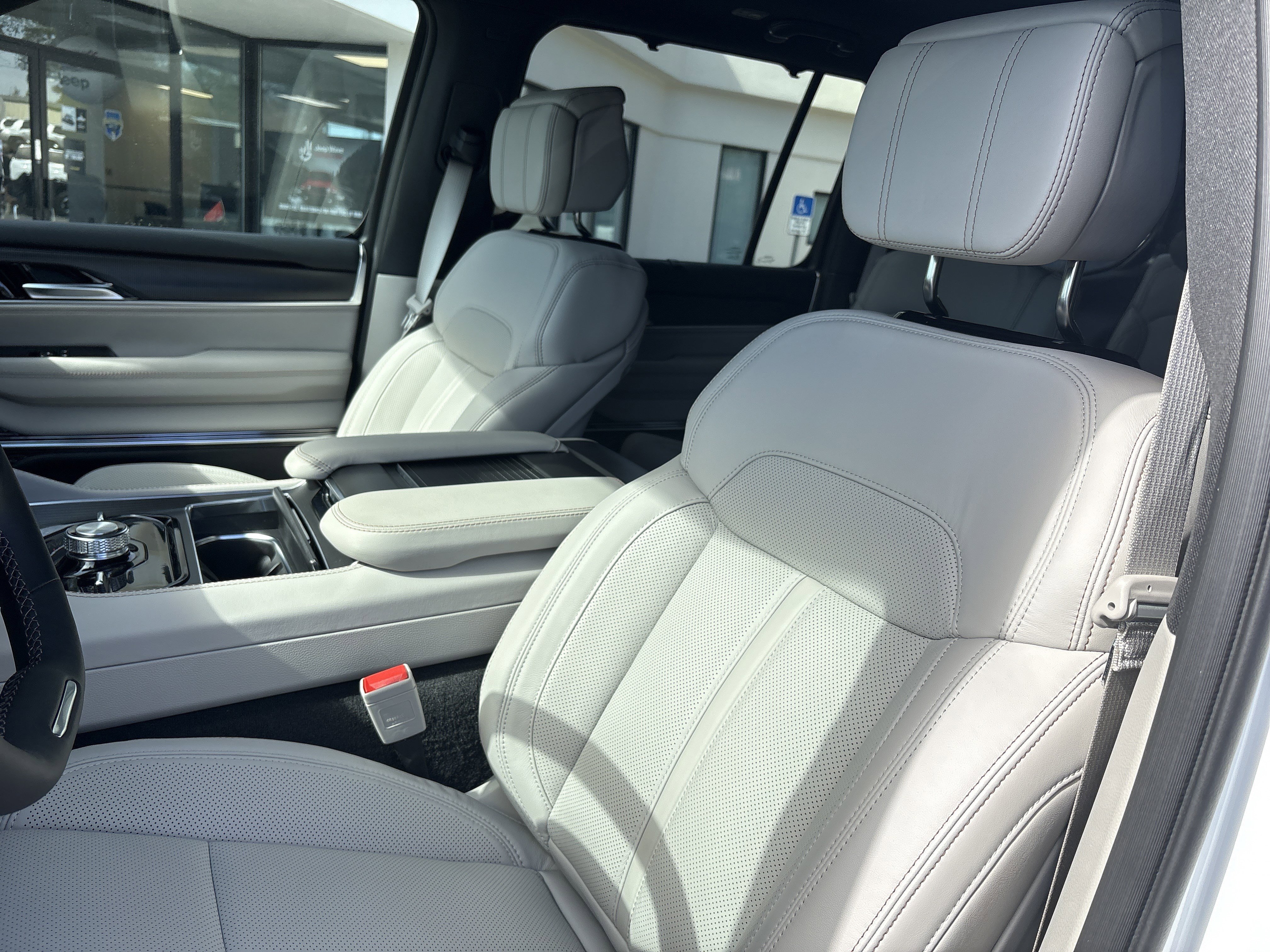 New 2026 Jeep Grand Wagoneer Summit image 11