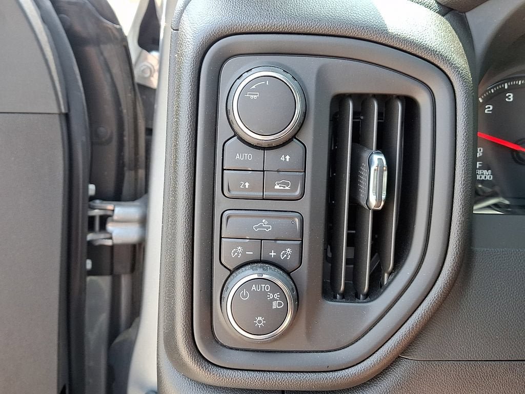 Certified 2024 Chevrolet Silverado 1500 Custom w/ Turbomax Blackout Package AWD/4WD image 27