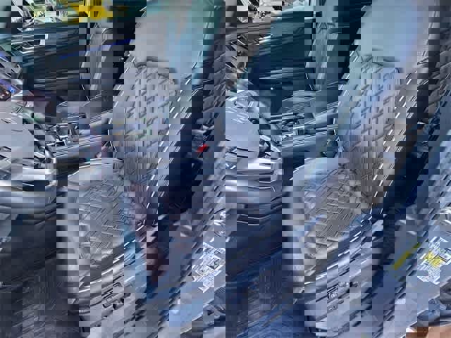 Used 2024 Volkswagen Atlas SEL Premium R-Line image 6