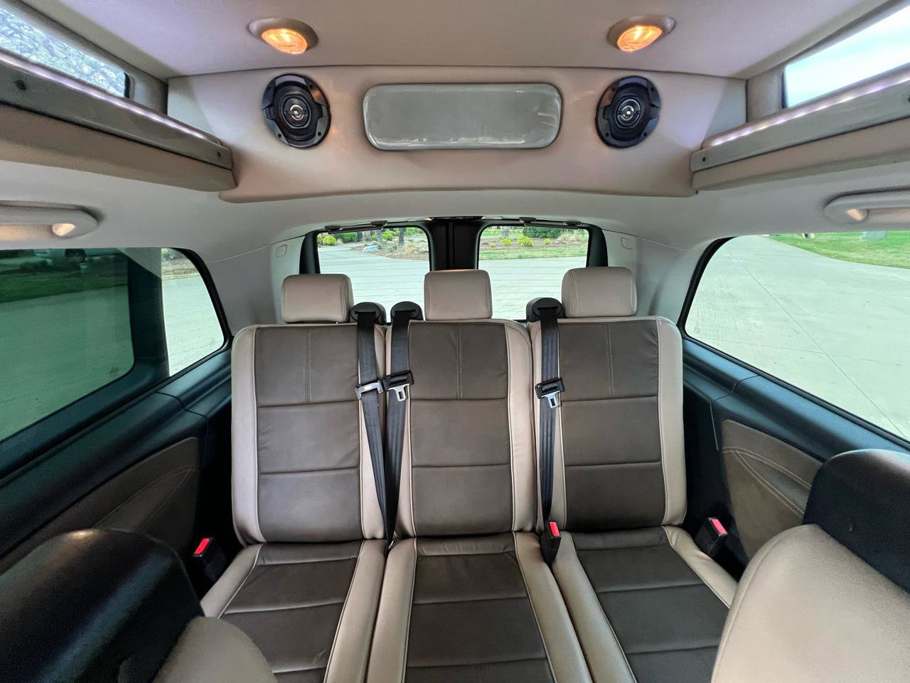 Used 2018 Mercedes-Benz Metris Passenger Van image 39