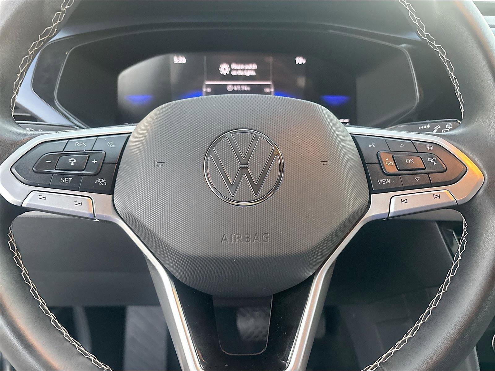 Used 2024 Volkswagen Taos SE image 12