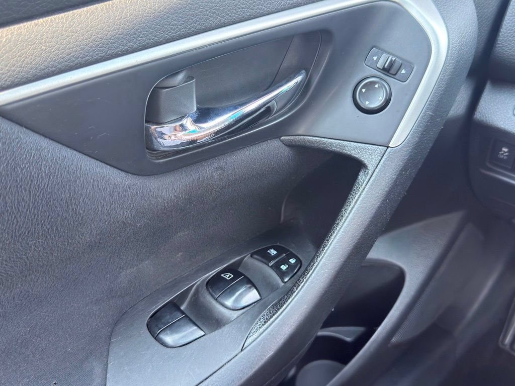 Used 2015 Nissan Altima 2.5 S w/ Power Driver Seat Package FWD image 19