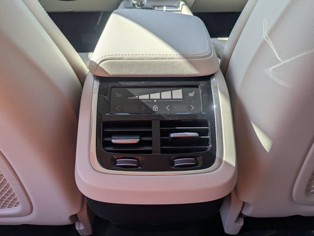 Used 2025 Volvo XC60 B5 Ultra w/ Protection Package Premier AWD/4WD image 29
