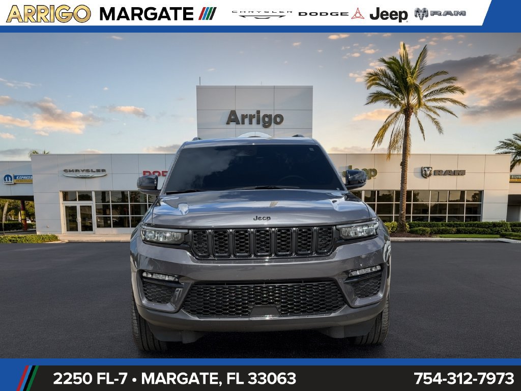 Certified 2025 Jeep Grand Cherokee Limited w/ Black Appearance Package RWD image 2