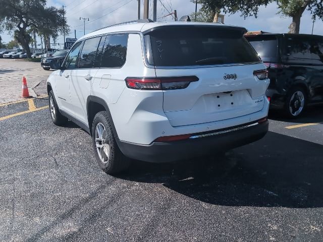 Used 2023 Jeep Grand Cherokee L Laredo image 4